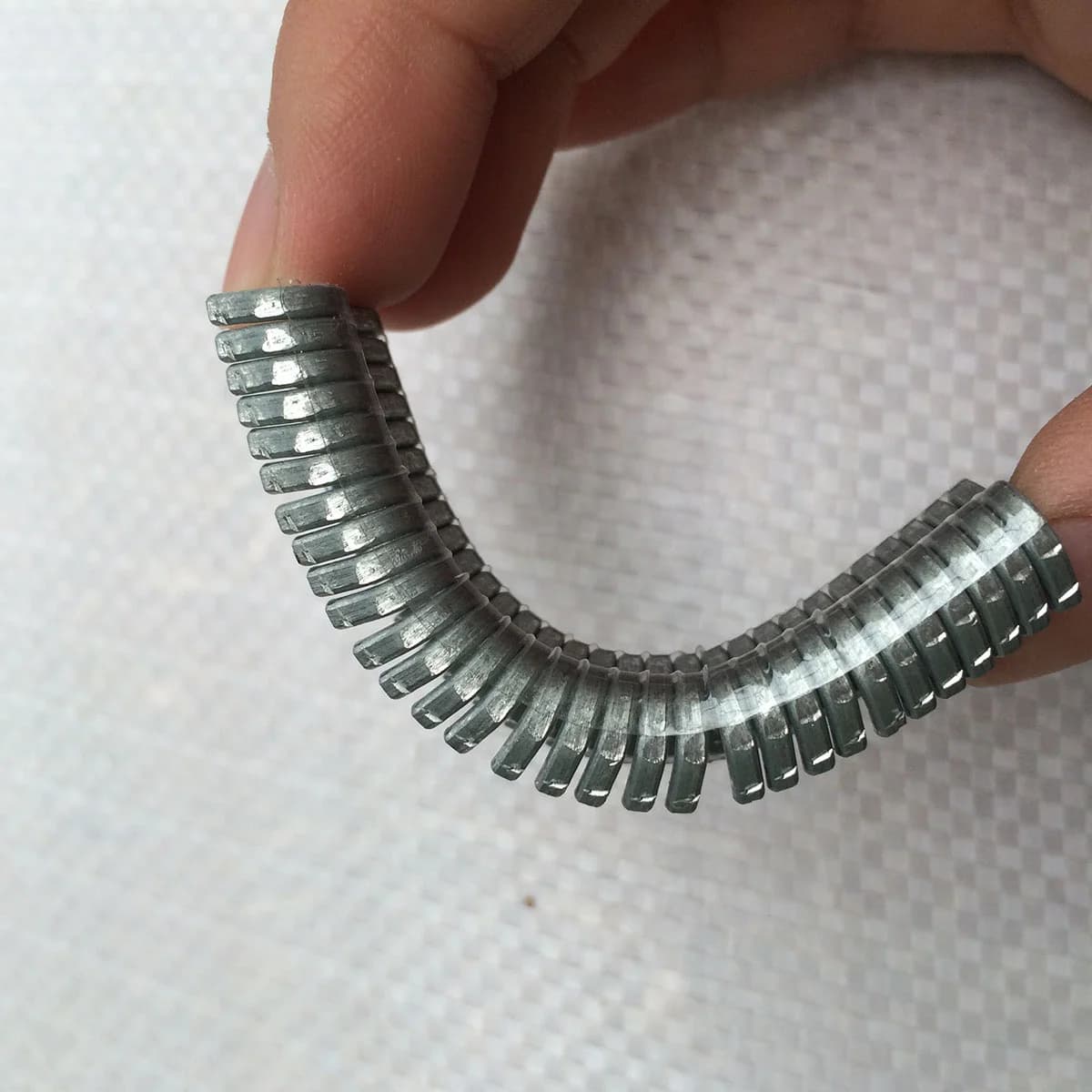 Kliješta za prstenove za svinje s 600 komada inox M kopči